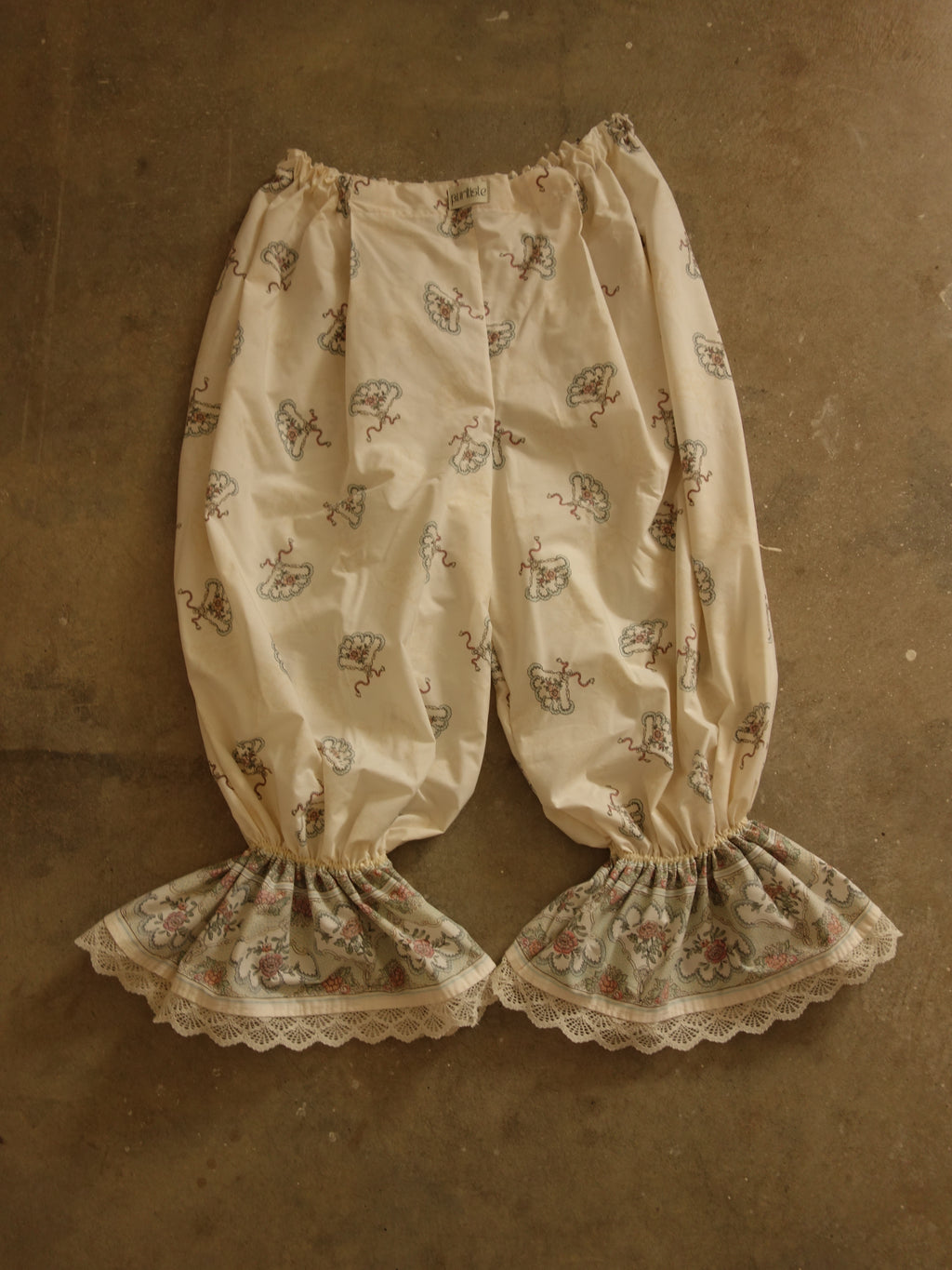 Tea Time Bloomers