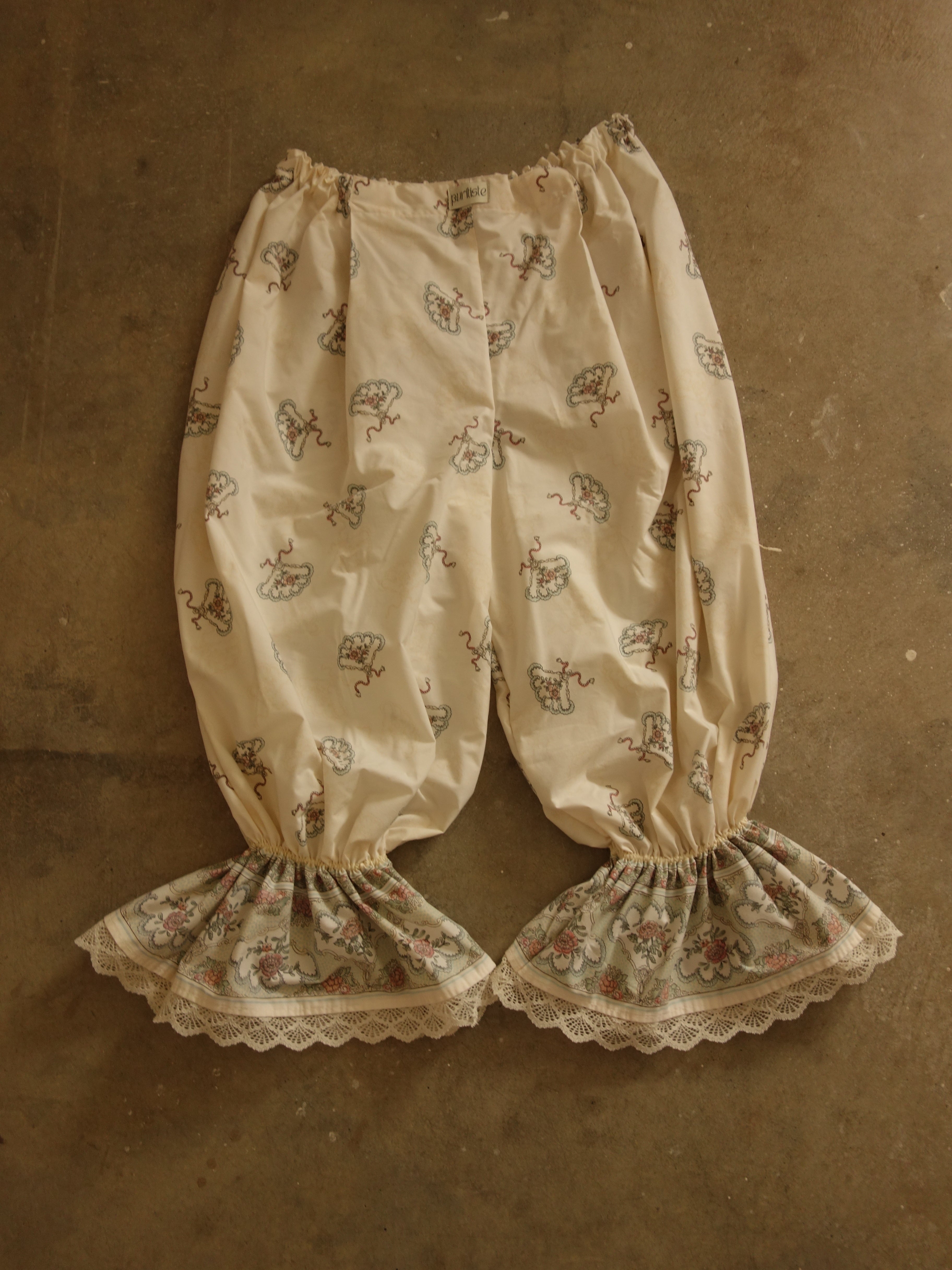 Tea Time Bloomers