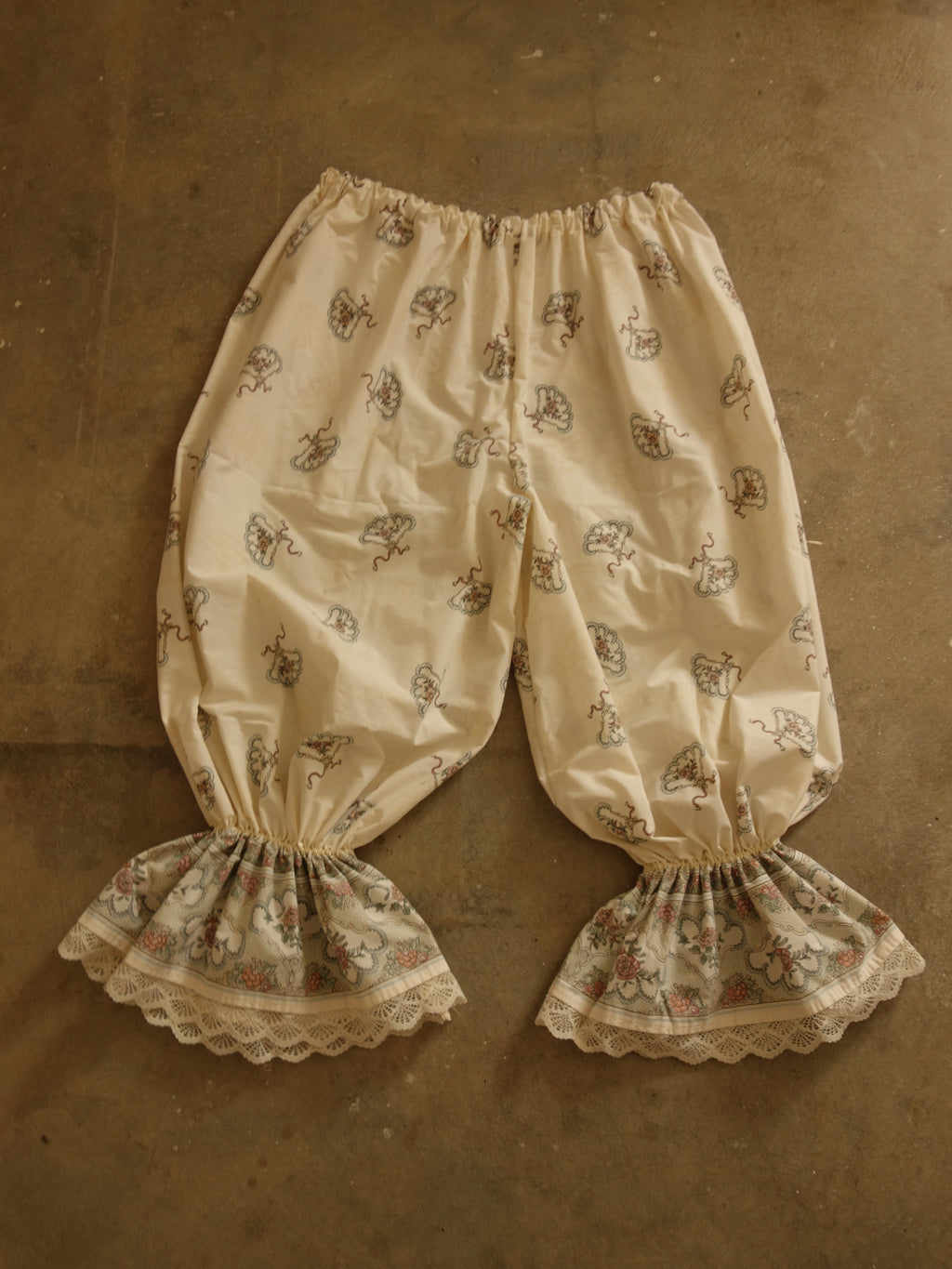 Tea Time Bloomers