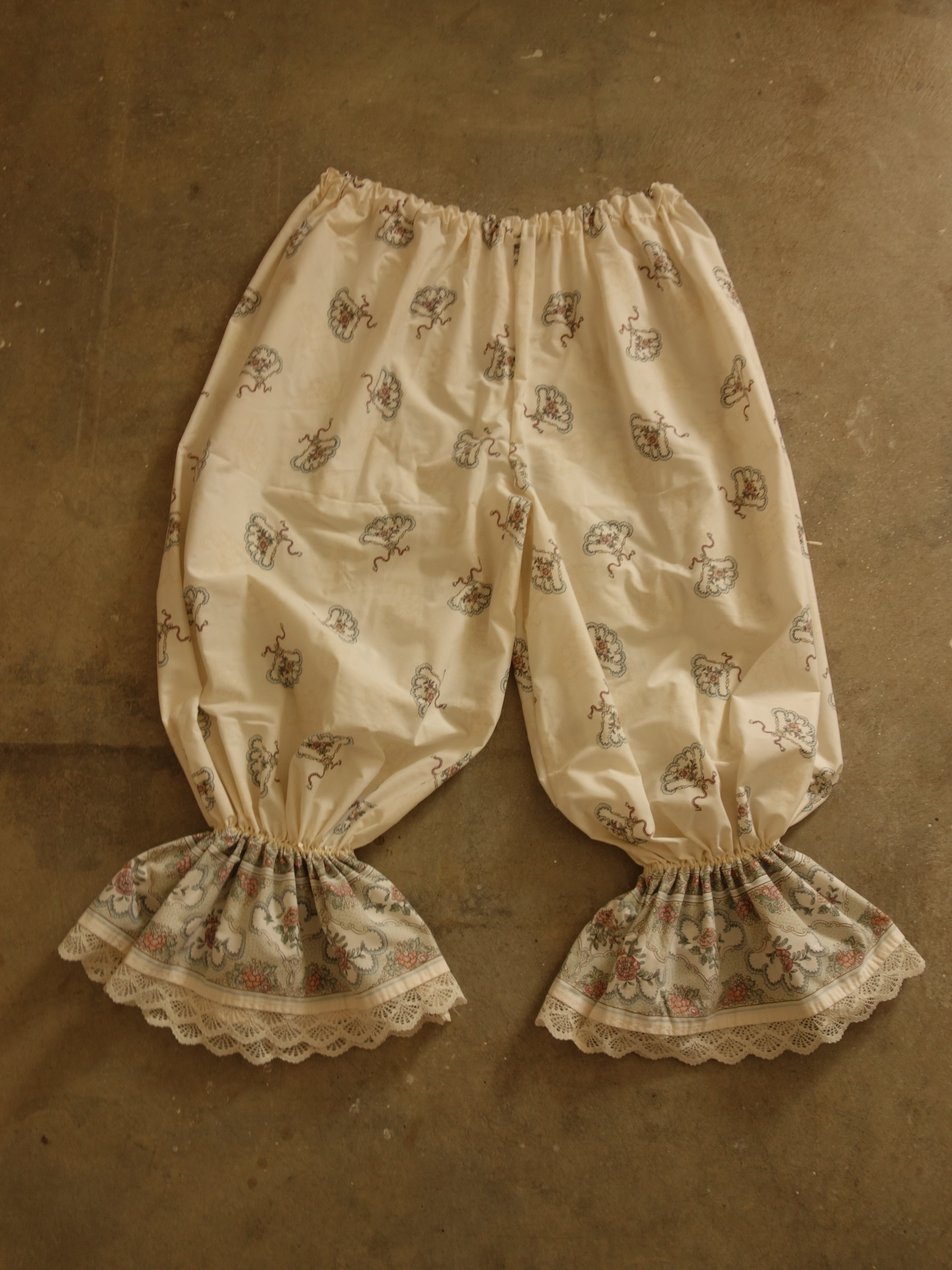 Tea Time Bloomers