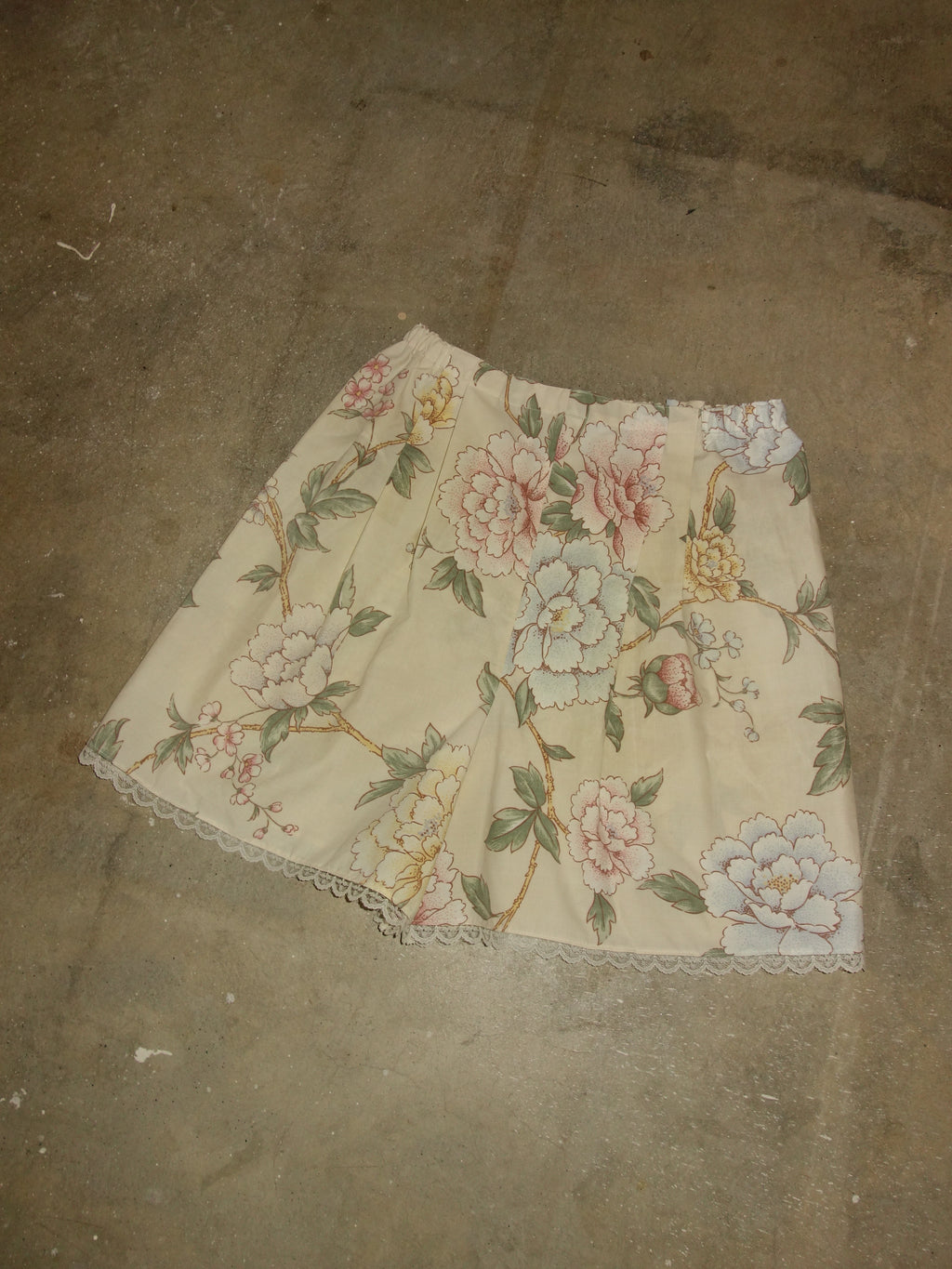 [small] Floral Pillow Shorts
