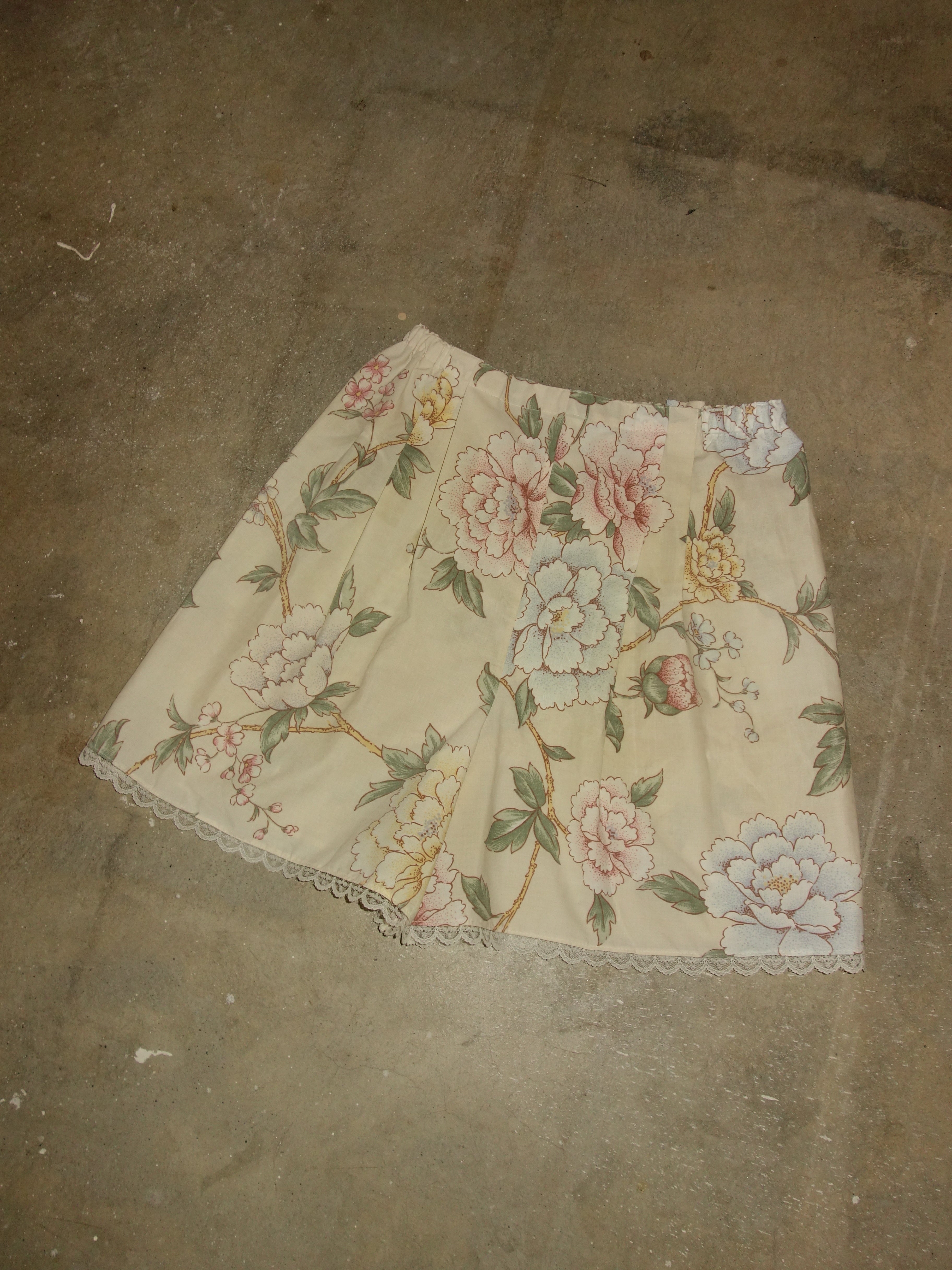 [small] Floral Pillow Shorts