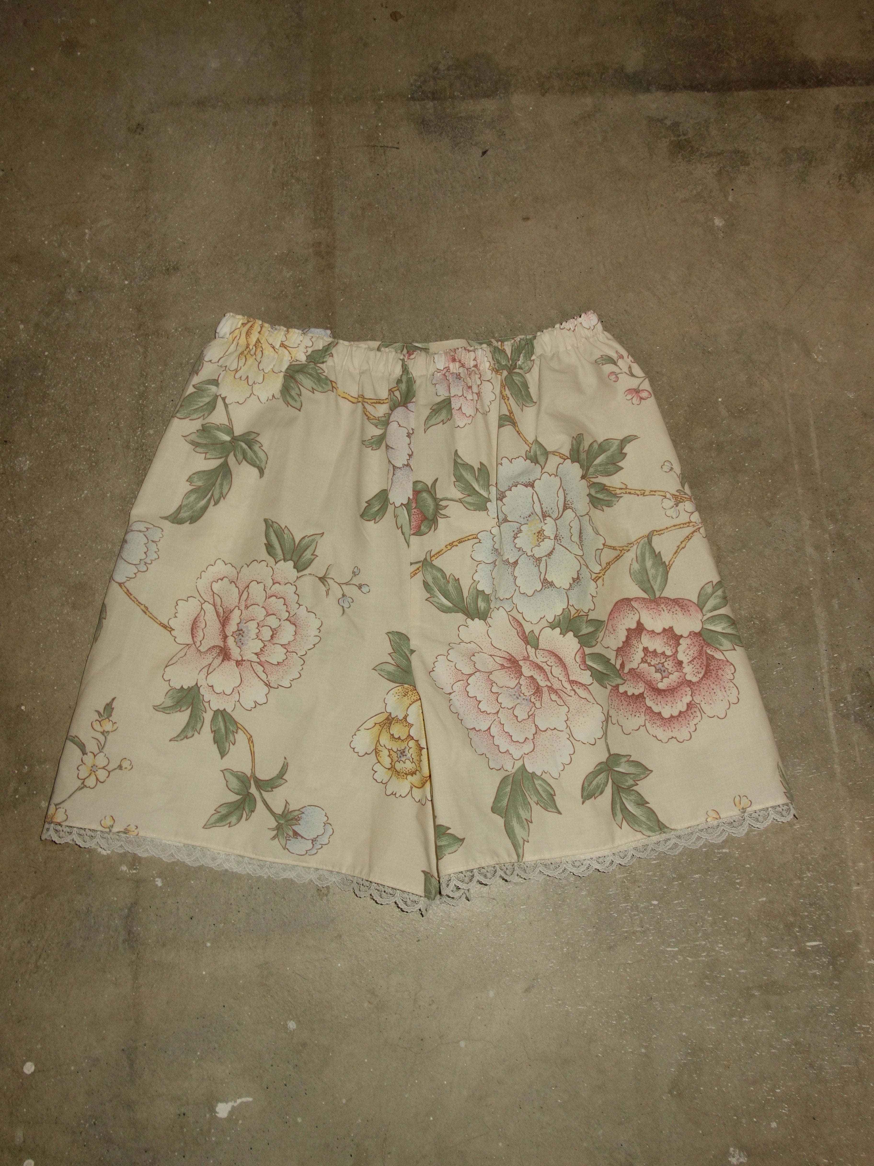 [small] Floral Pillow Shorts