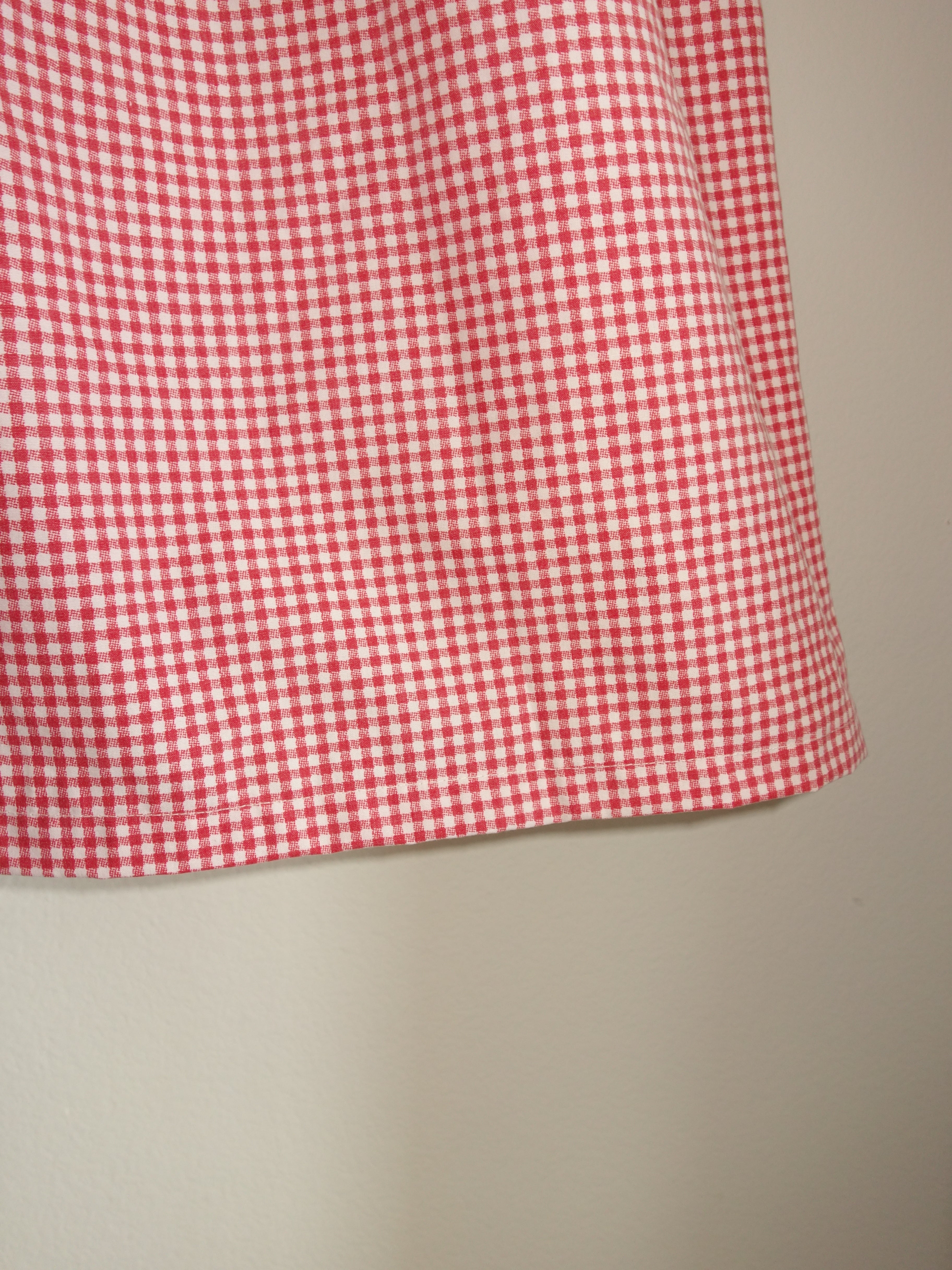 red gingham 𝑝𝑖𝑙𝑙𝑜𝑤 𝑝𝑎𝑛𝑡𝑠