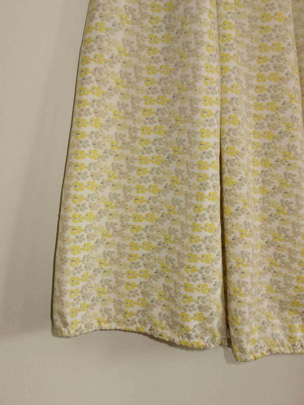 [+size] yellow flower field 𝑝𝑖𝑙𝑙𝑜𝑤 𝑝𝑎𝑛𝑡𝑠