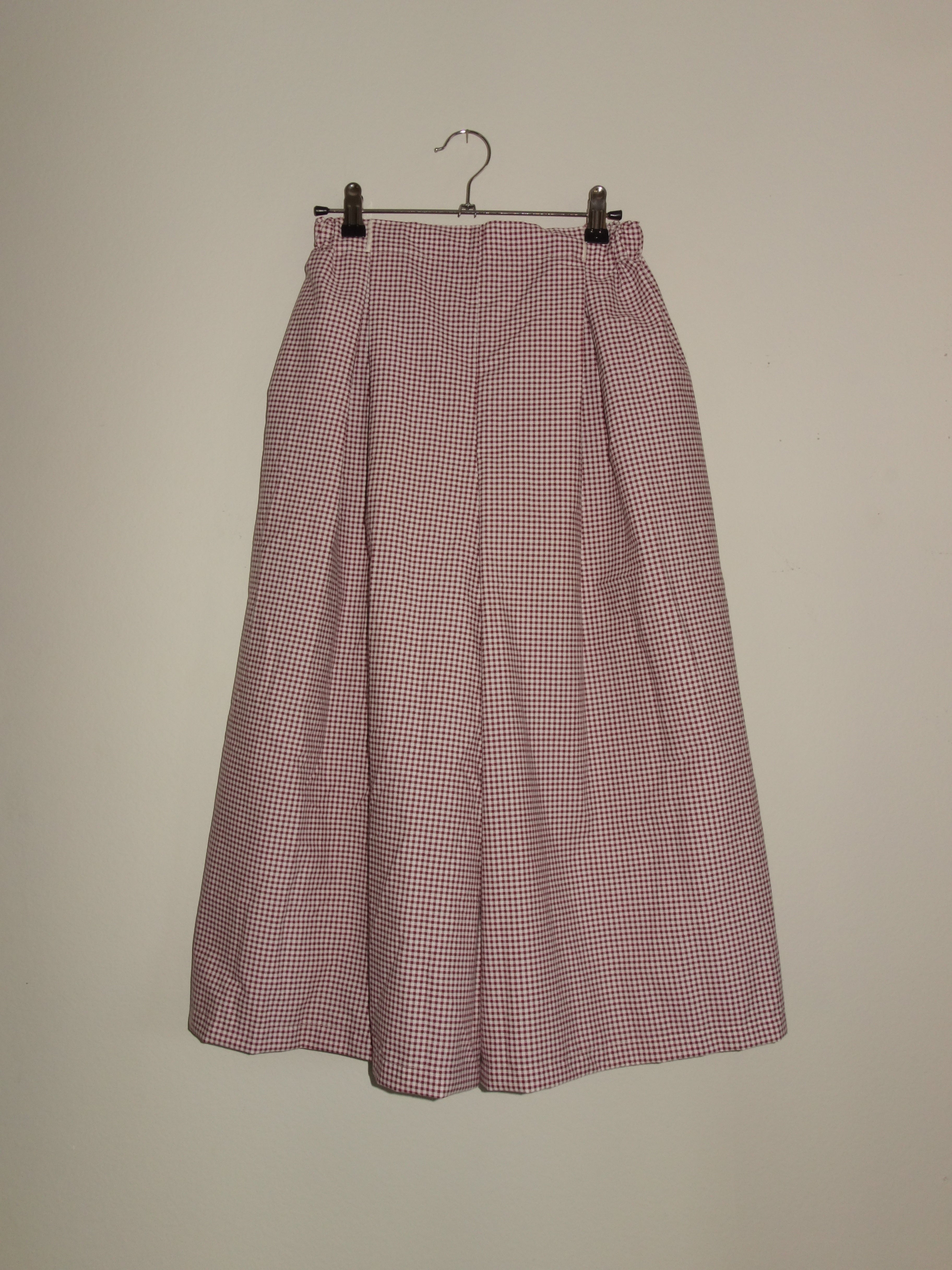 burgundy gingham 𝑝𝑖𝑙𝑙𝑜𝑤 𝑝𝑎𝑛𝑡𝑠
