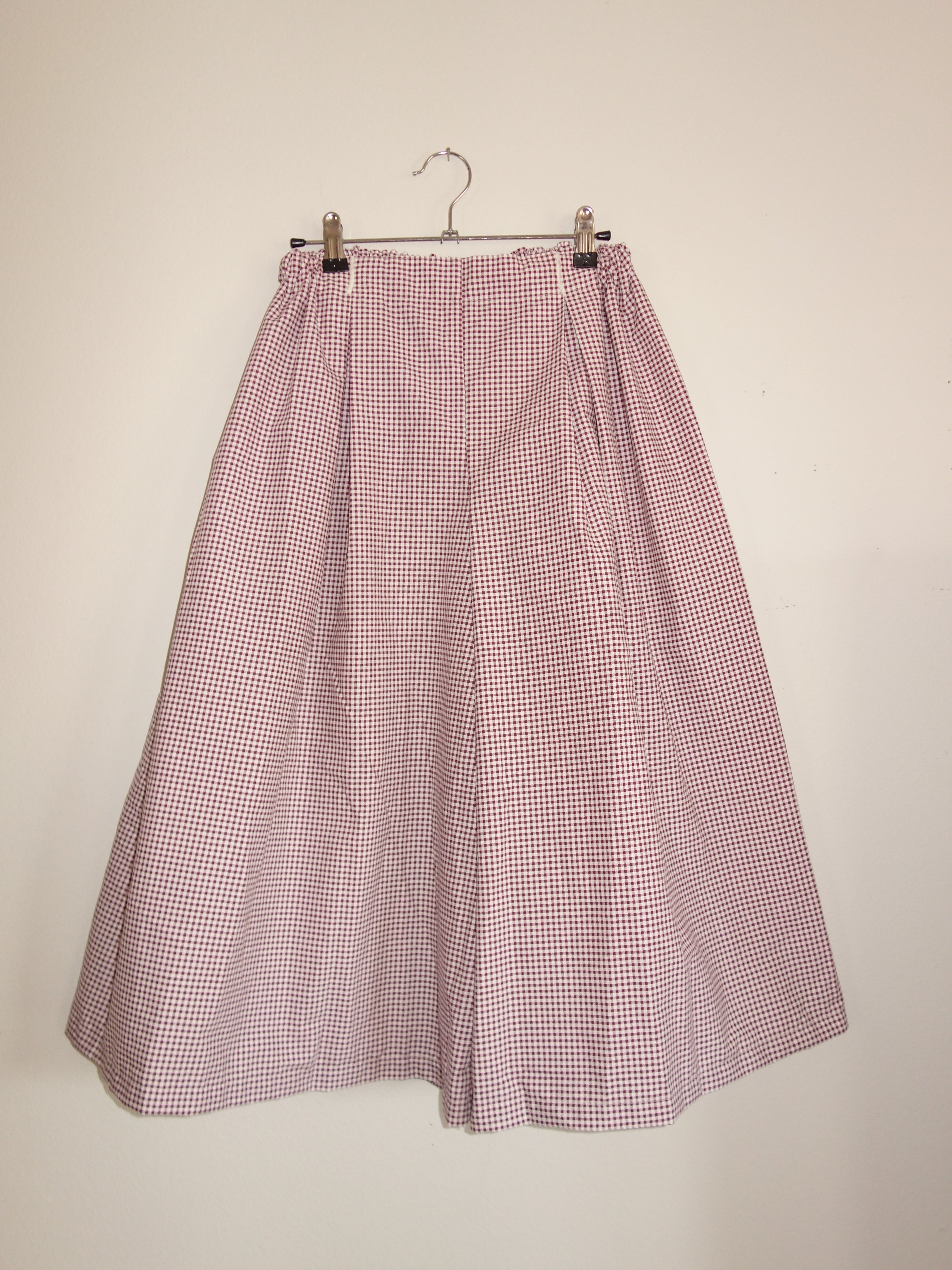 burgundy gingham 𝑝𝑖𝑙𝑙𝑜𝑤 𝑝𝑎𝑛𝑡𝑠