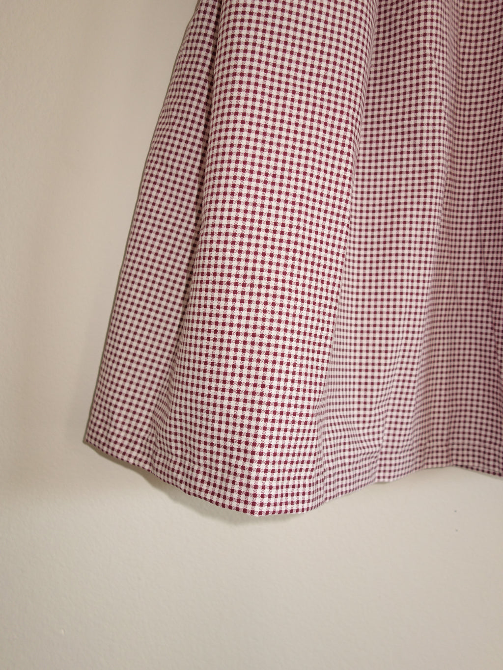 burgundy gingham 𝑝𝑖𝑙𝑙𝑜𝑤 𝑝𝑎𝑛𝑡𝑠