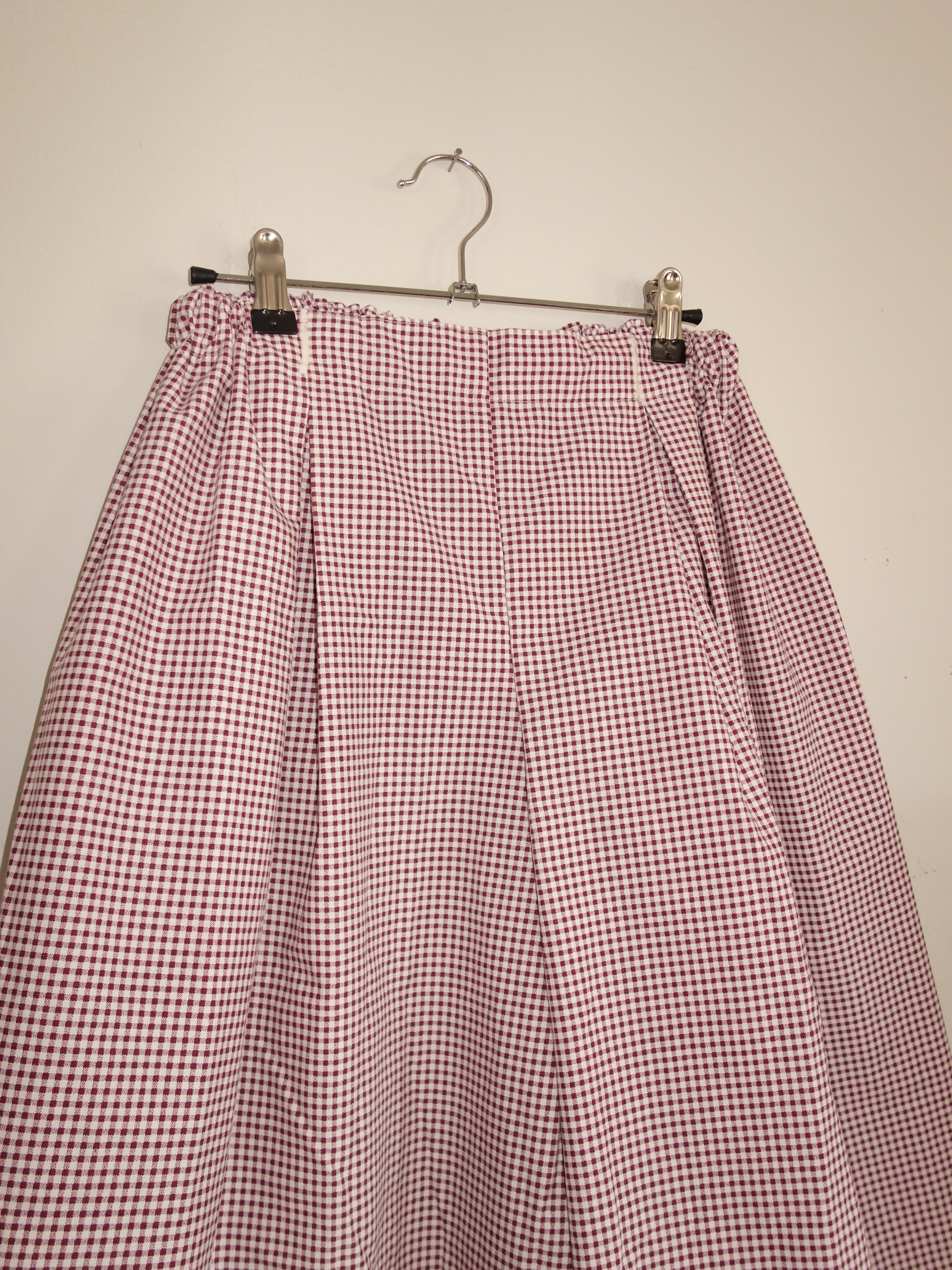 burgundy gingham 𝑝𝑖𝑙𝑙𝑜𝑤 𝑝𝑎𝑛𝑡𝑠