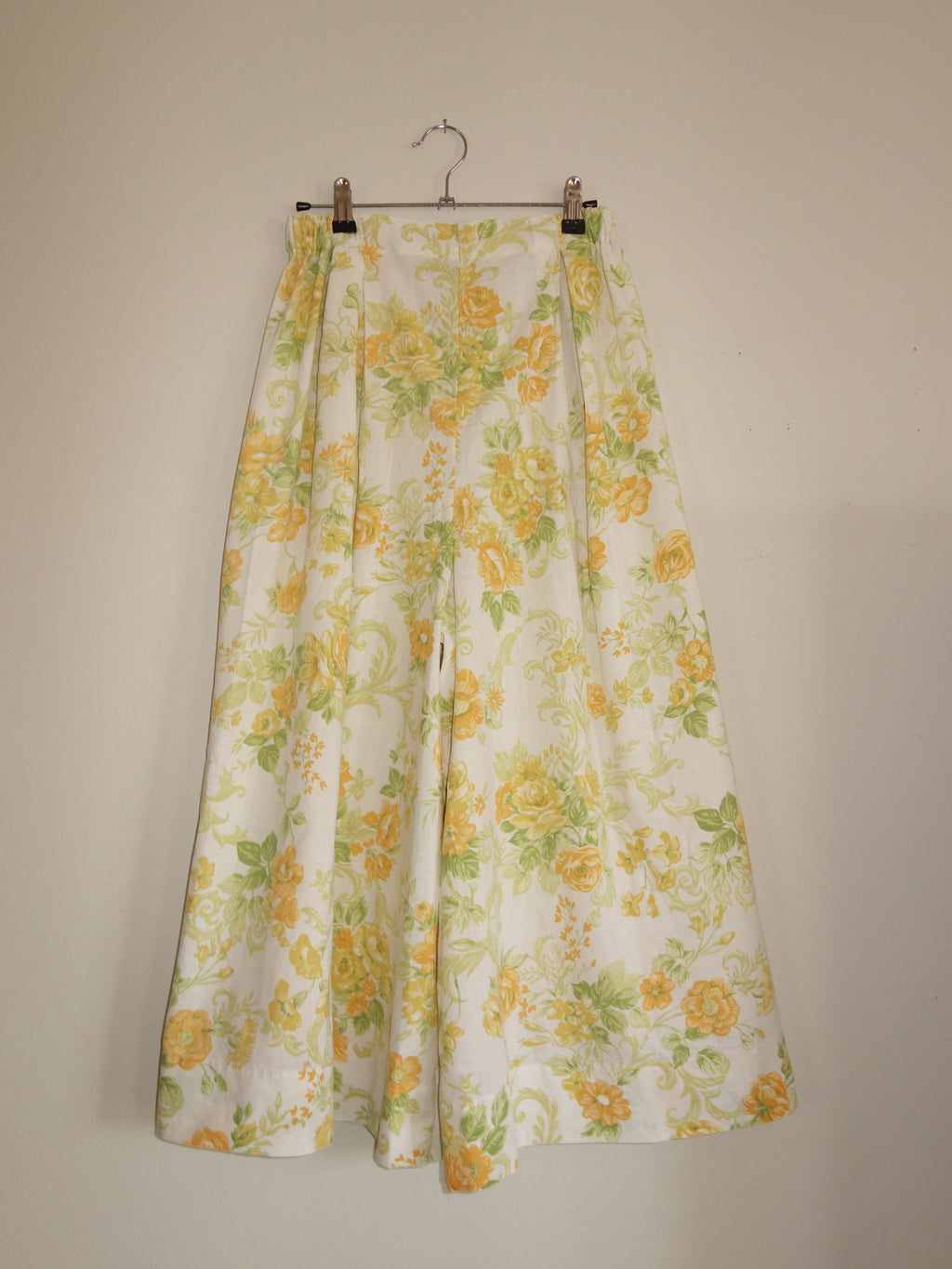romantic floral 𝑝𝑖𝑙𝑙𝑜𝑤 𝑝𝑎𝑛𝑡𝑠