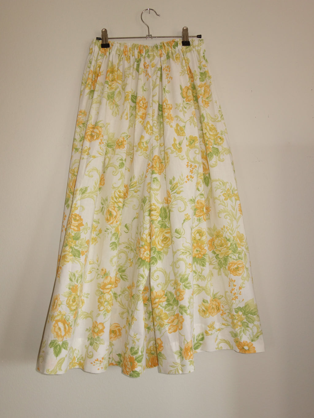 romantic floral 𝑝𝑖𝑙𝑙𝑜𝑤 𝑝𝑎𝑛𝑡𝑠