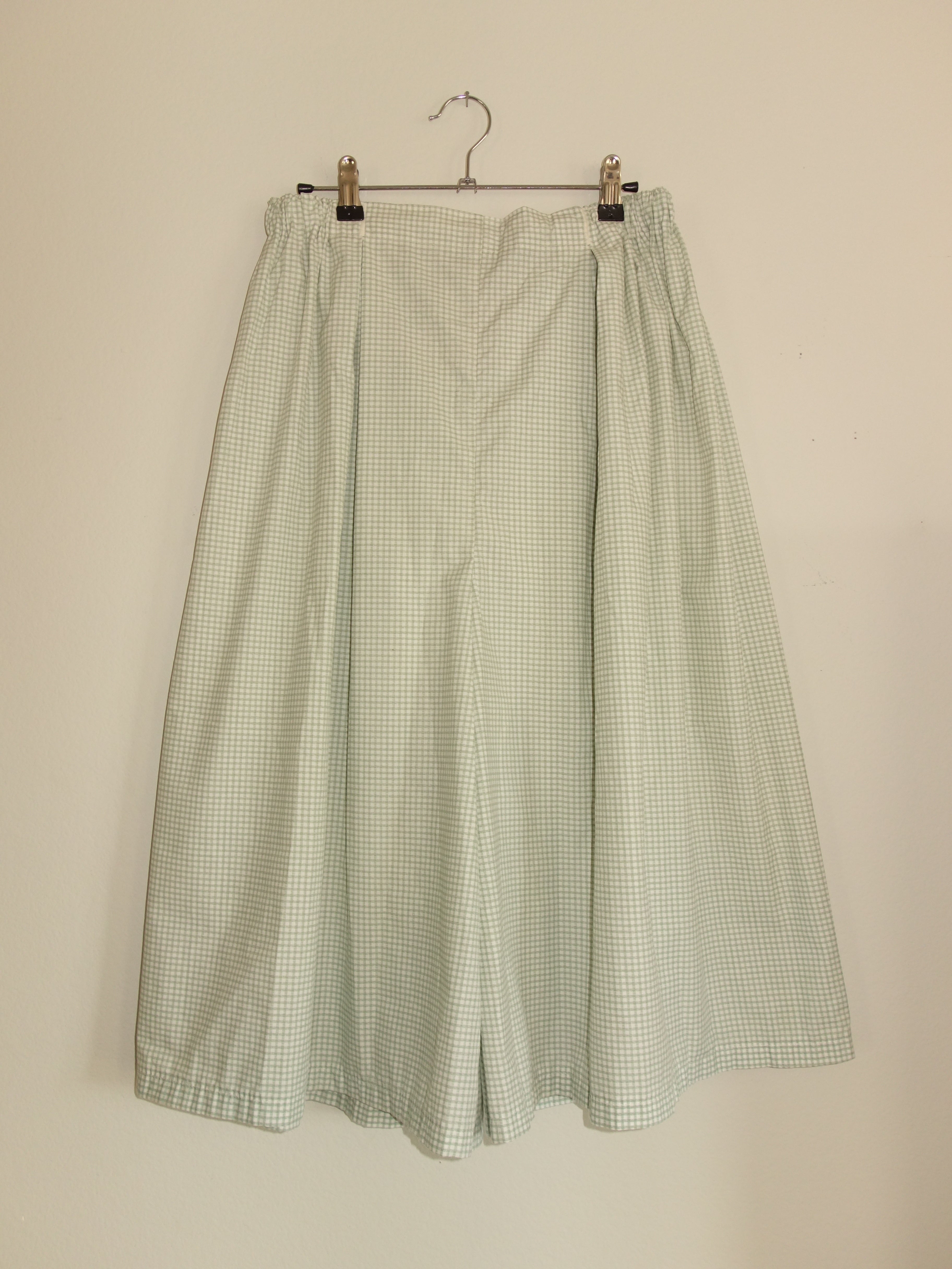 green small gingham 𝑝𝑖𝑙𝑙𝑜𝑤 𝑝𝑎𝑛𝑡𝑠