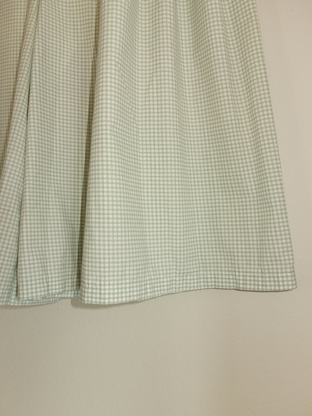 green small gingham 𝑝𝑖𝑙𝑙𝑜𝑤 𝑝𝑎𝑛𝑡𝑠