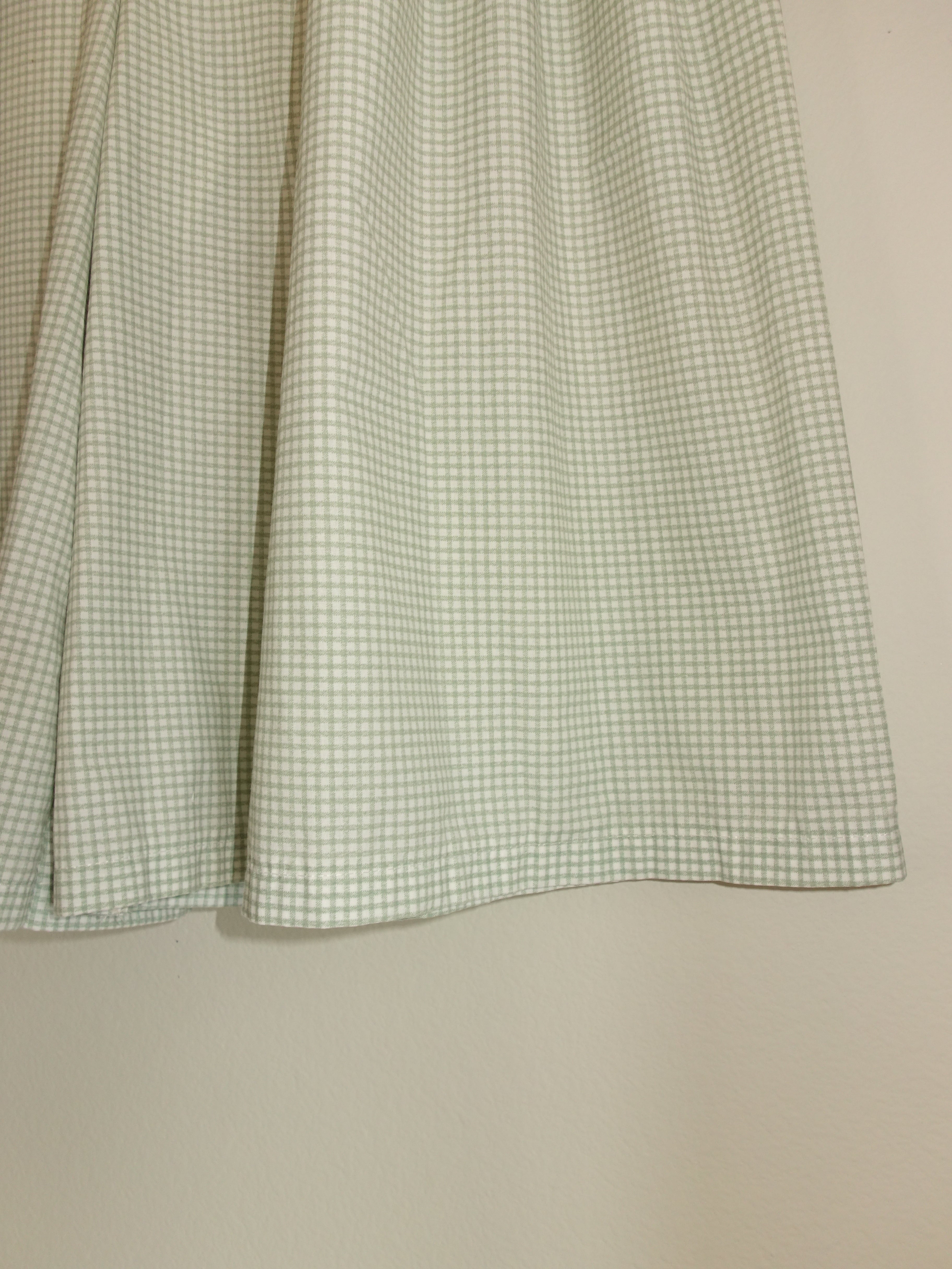 green small gingham 𝑝𝑖𝑙𝑙𝑜𝑤 𝑝𝑎𝑛𝑡𝑠