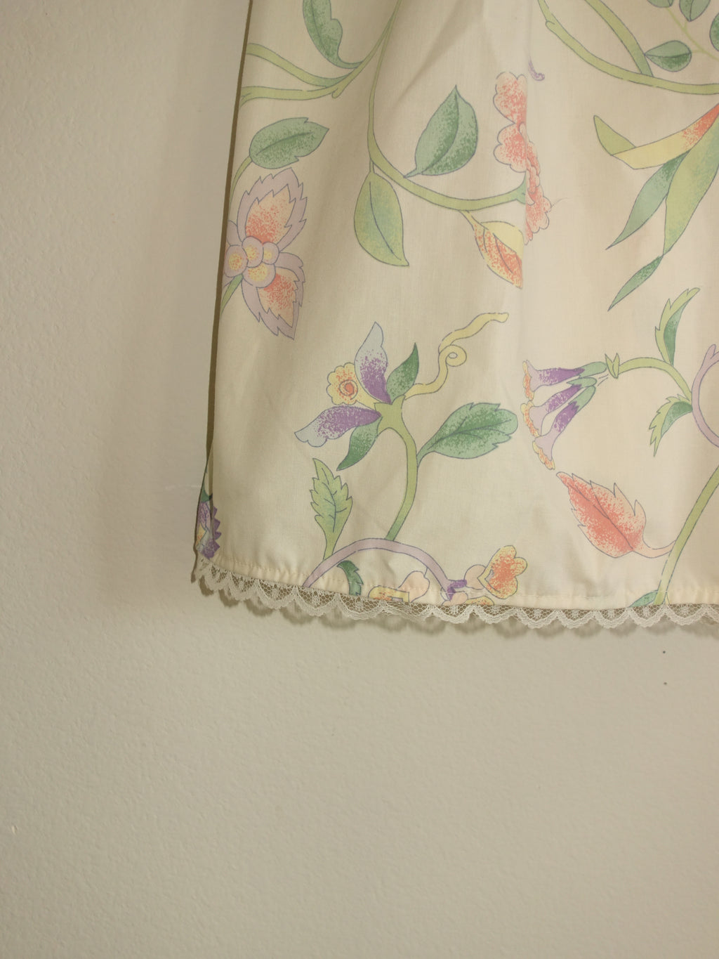 japanese floral 𝑝𝑖𝑙𝑙𝑜𝑤 𝑝𝑎𝑛𝑡𝑠 w lace trim