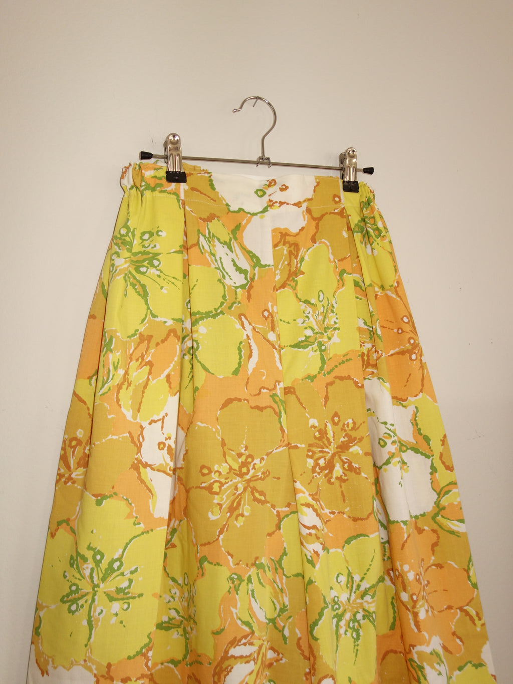 70s bold floral 𝑝𝑖𝑙𝑙𝑜𝑤 𝑝𝑎𝑛𝑡𝑠