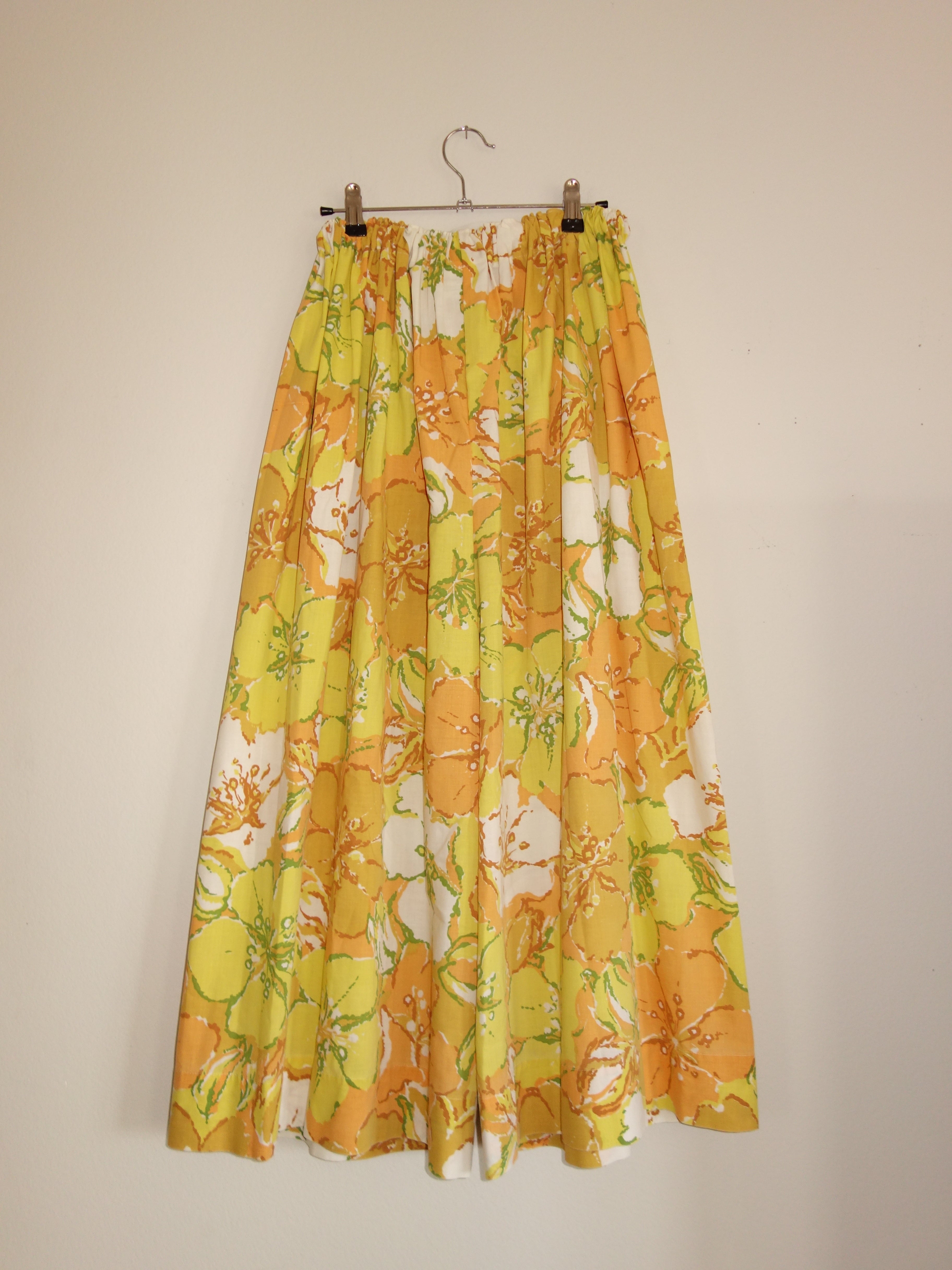 70s bold floral 𝑝𝑖𝑙𝑙𝑜𝑤 𝑝𝑎𝑛𝑡𝑠