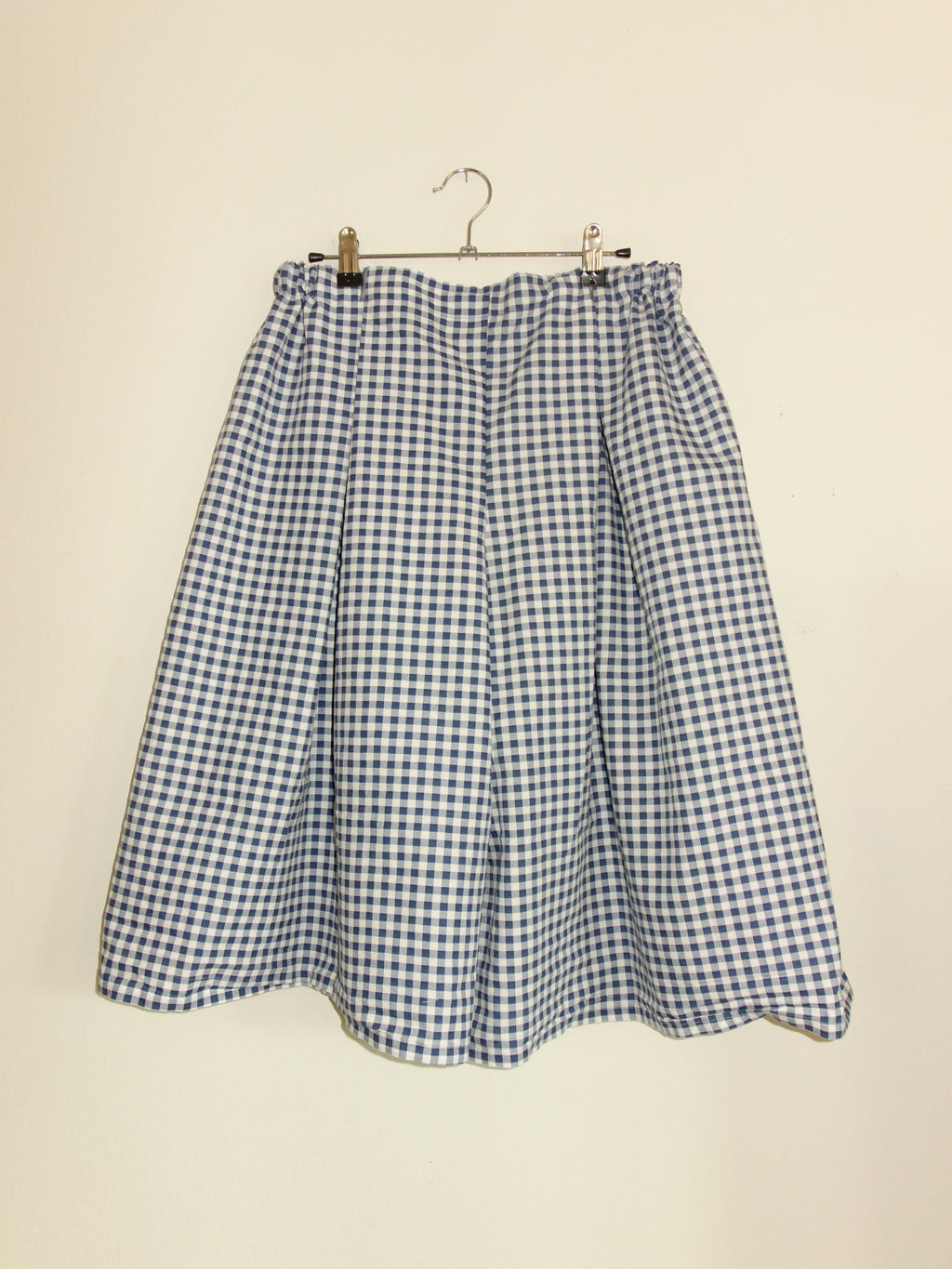 navy gingham 𝑝𝑖𝑙𝑙𝑜𝑤 𝑝𝑎𝑛𝑡𝑠
