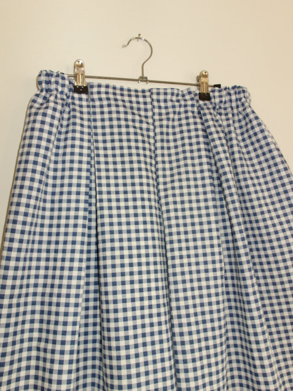 navy gingham 𝑝𝑖𝑙𝑙𝑜𝑤 𝑝𝑎𝑛𝑡𝑠
