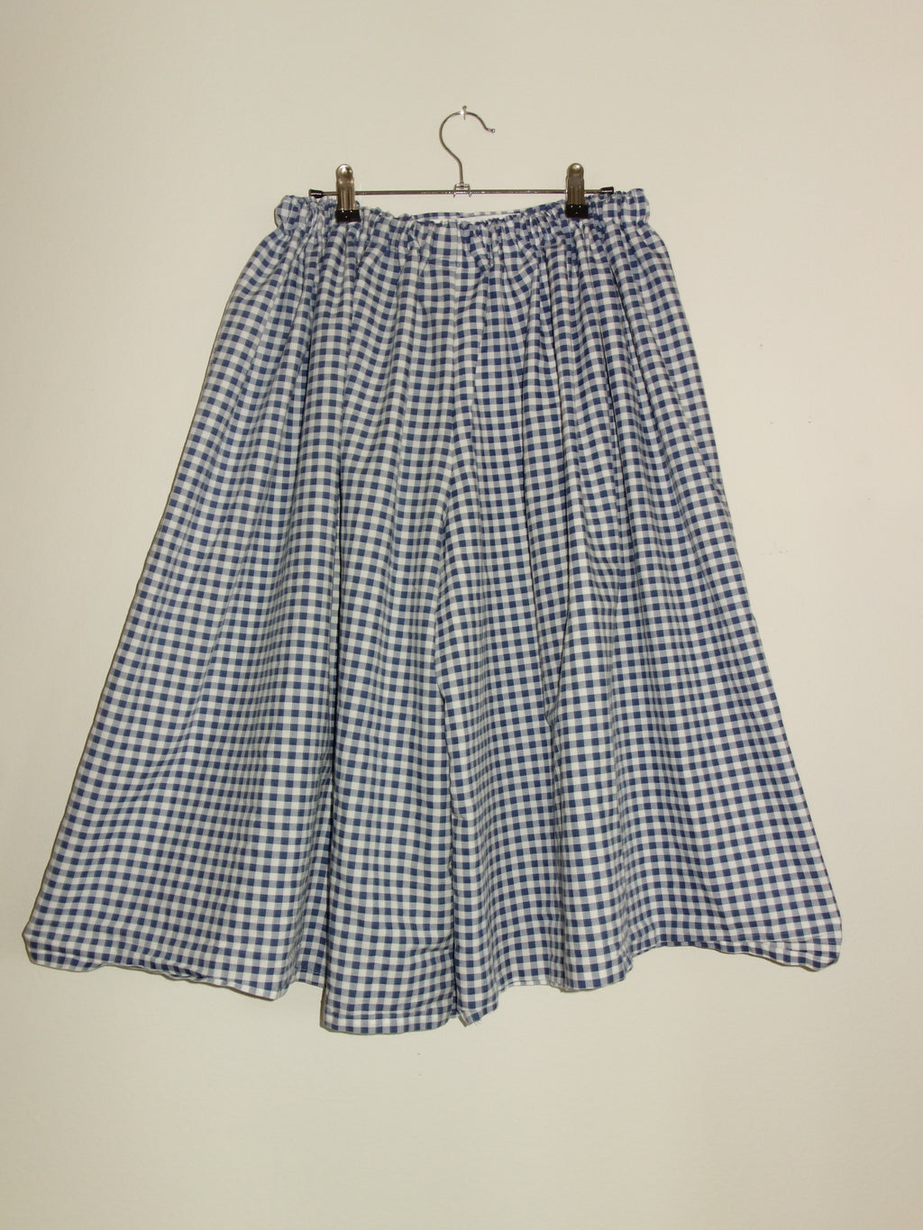 navy gingham 𝑝𝑖𝑙𝑙𝑜𝑤 𝑝𝑎𝑛𝑡𝑠