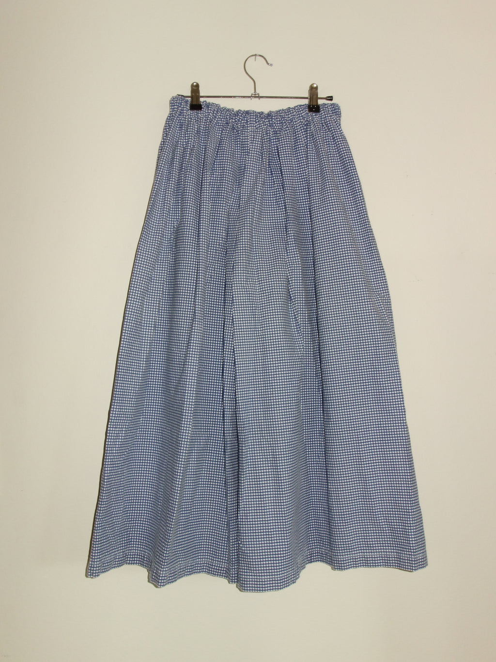 small navy gingham 𝑝𝑖𝑙𝑙𝑜𝑤 𝑝𝑎𝑛𝑡𝑠