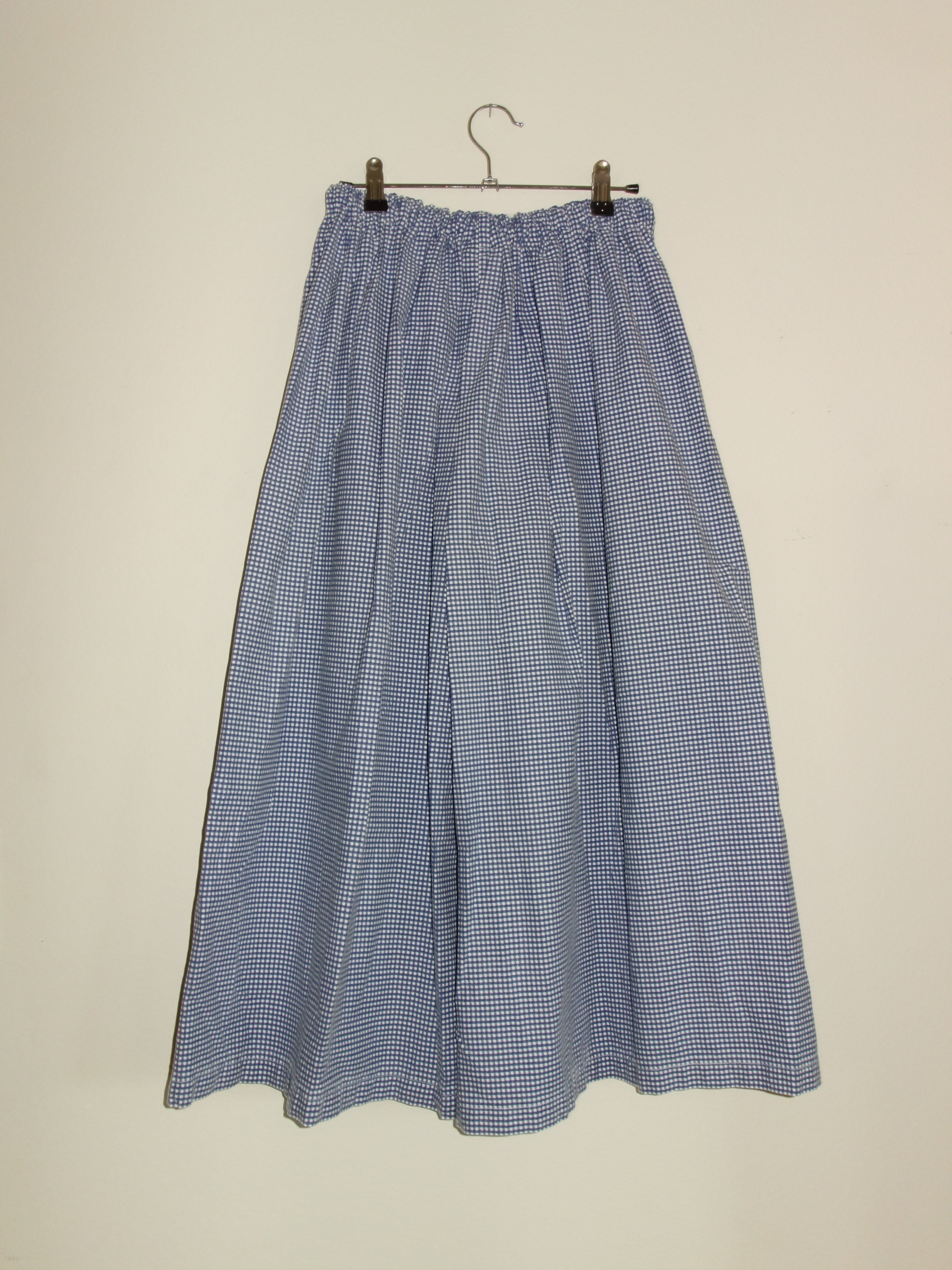 small navy gingham 𝑝𝑖𝑙𝑙𝑜𝑤 𝑝𝑎𝑛𝑡𝑠
