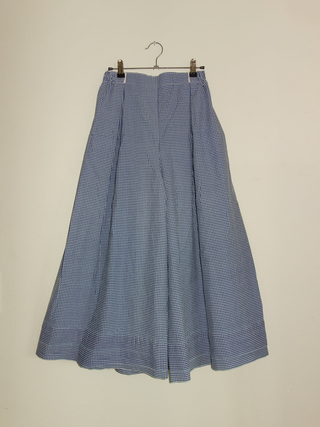 small navy gingham 𝑝𝑖𝑙𝑙𝑜𝑤 𝑝𝑎𝑛𝑡𝑠