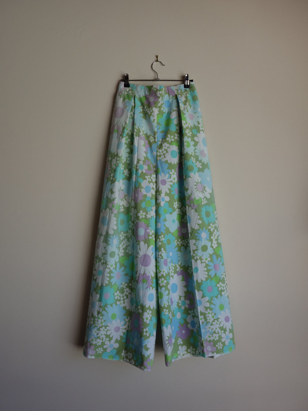 [tall] vintage floral 𝑝𝑖𝑙𝑙𝑜𝑤 𝑝𝑎𝑛𝑡𝑠