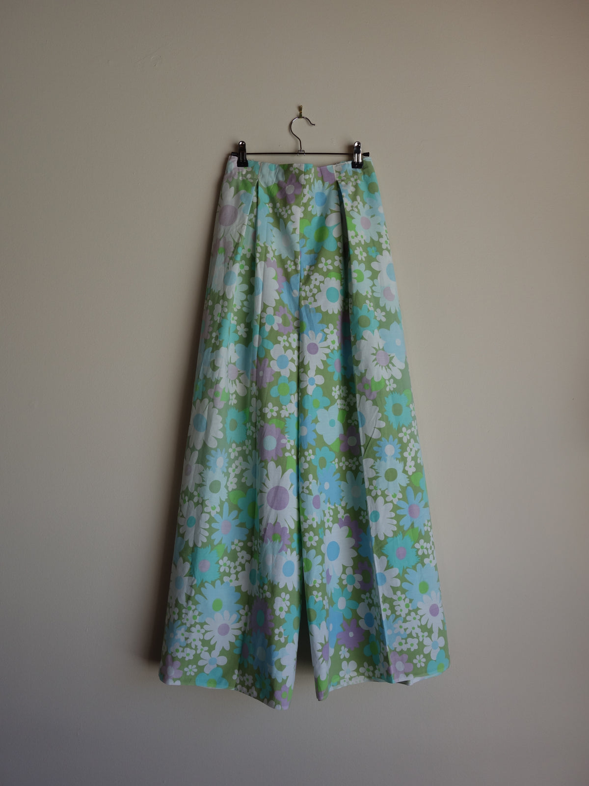 [tall] vintage floral 𝑝𝑖𝑙𝑙𝑜𝑤 𝑝𝑎𝑛𝑡𝑠