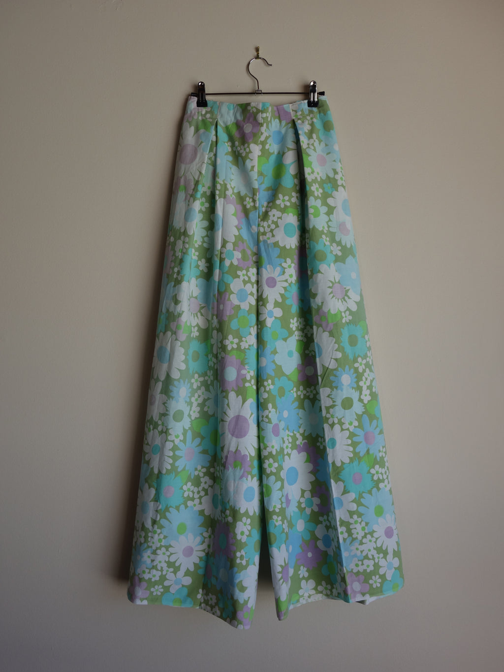 [tall] vintage floral 𝑝𝑖𝑙𝑙𝑜𝑤 𝑝𝑎𝑛𝑡𝑠