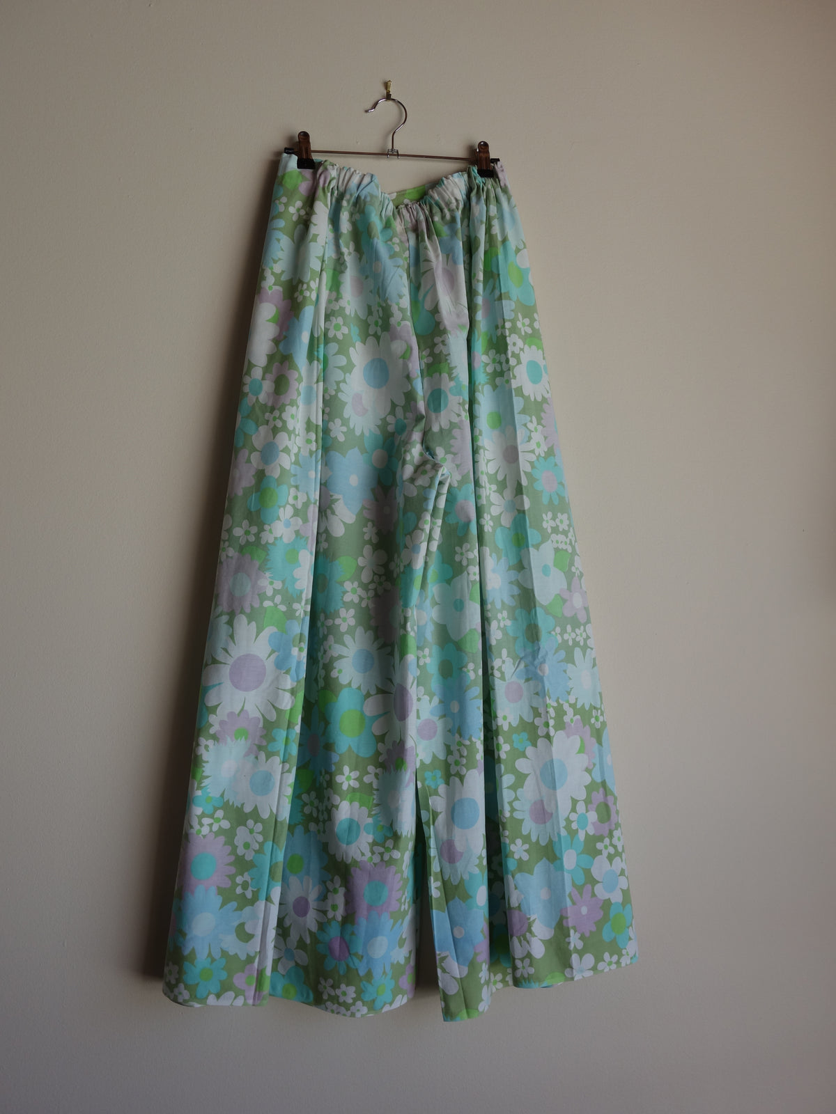 [tall] vintage floral 𝑝𝑖𝑙𝑙𝑜𝑤 𝑝𝑎𝑛𝑡𝑠