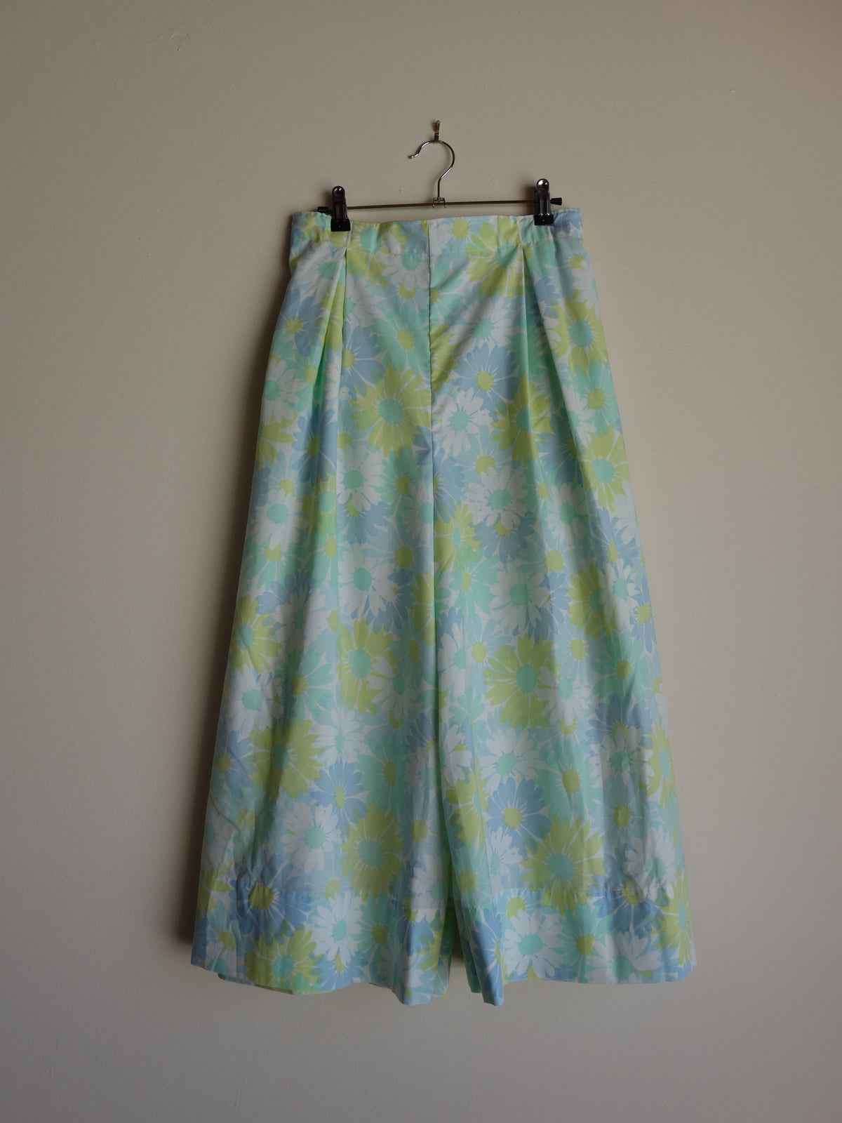 vintage floral 𝑝𝑖𝑙𝑙𝑜𝑤 𝑝𝑎𝑛𝑡𝑠