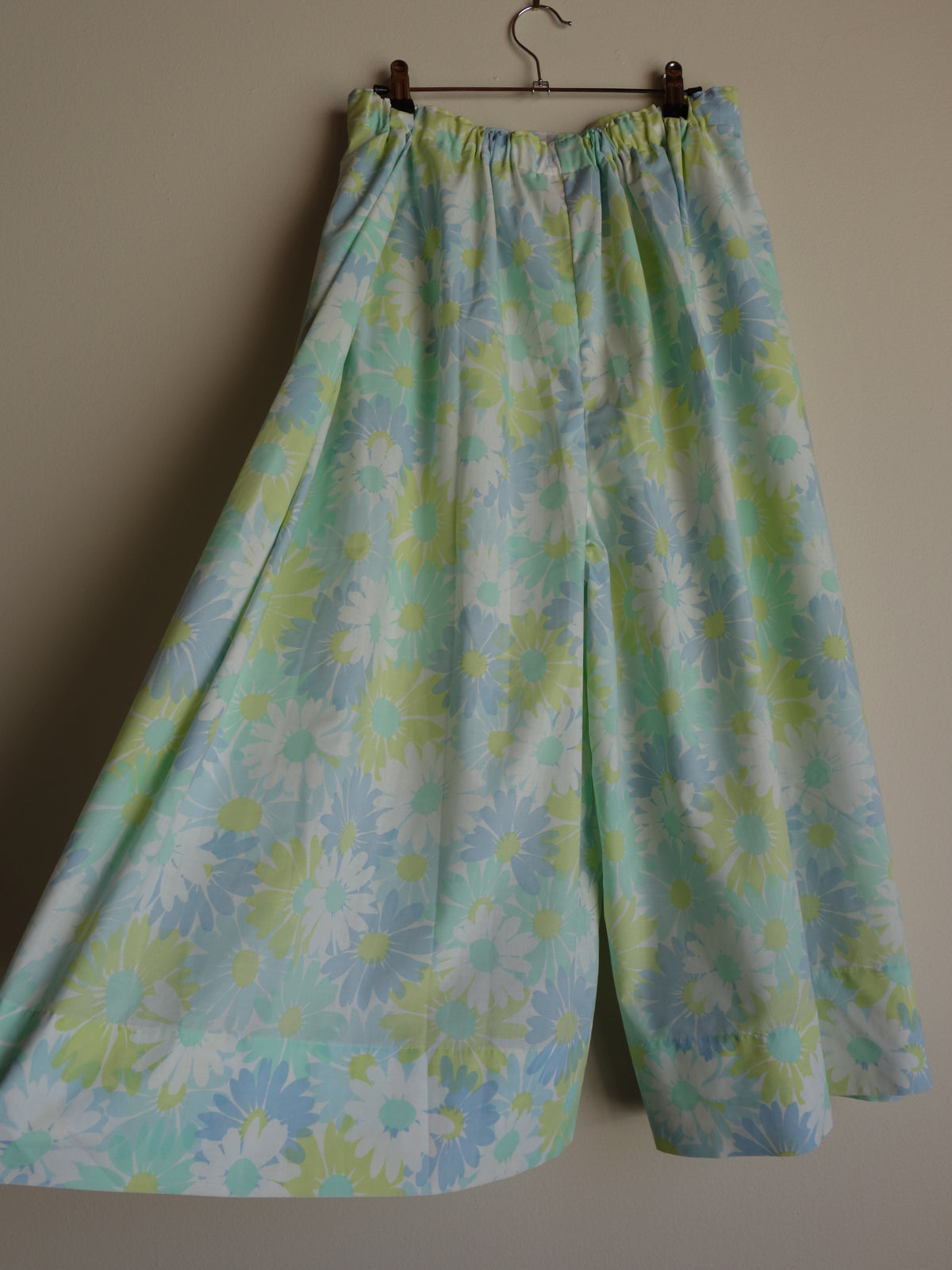 vintage floral 𝑝𝑖𝑙𝑙𝑜𝑤 𝑝𝑎𝑛𝑡𝑠