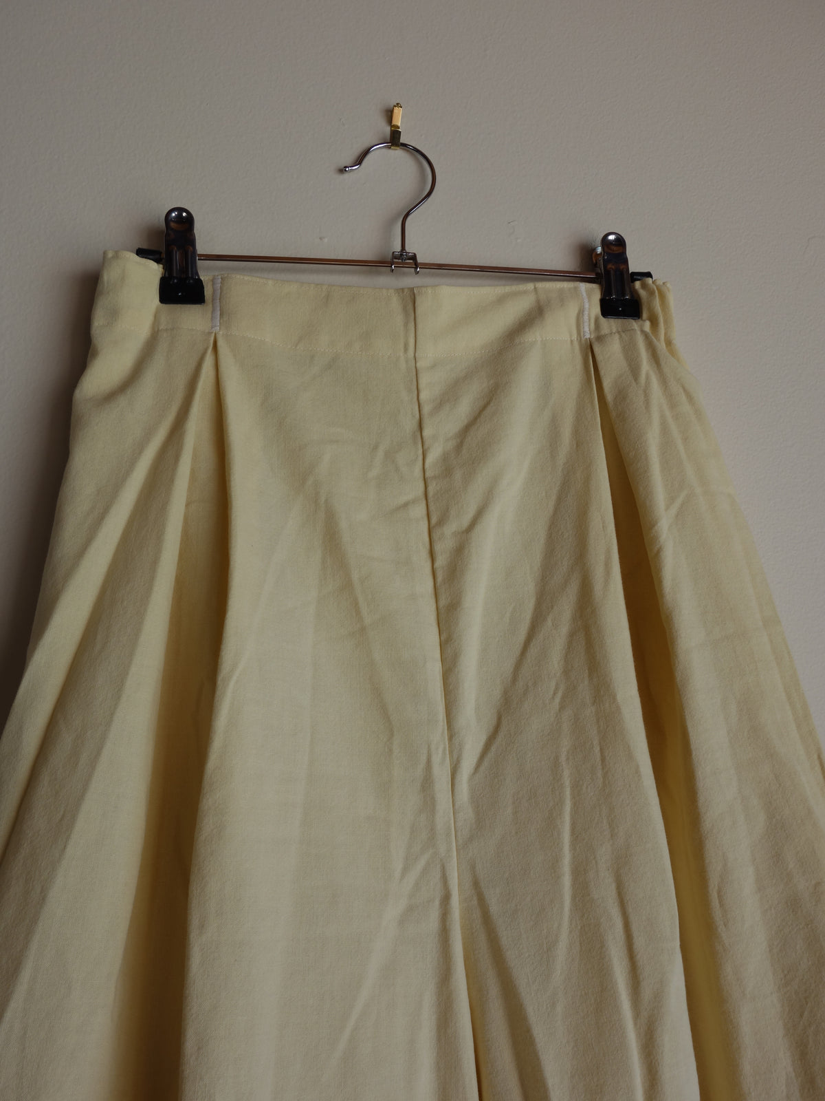 [tall] yellow cotton 𝑝𝑖𝑙𝑙𝑜𝑤 𝑝𝑎𝑛𝑡𝑠
