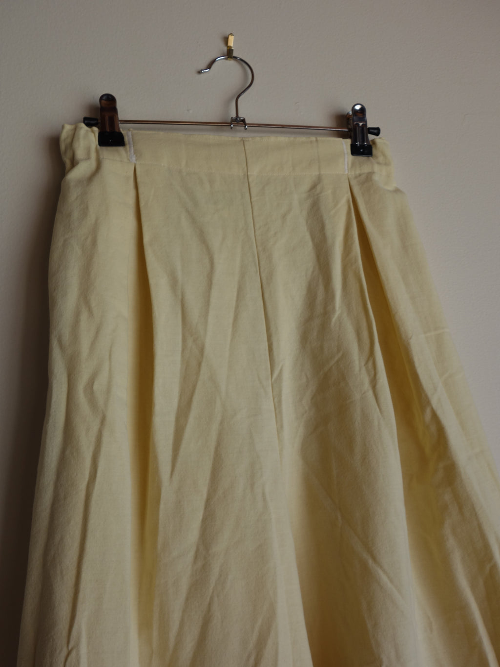 [tall] yellow cotton 𝑝𝑖𝑙𝑙𝑜𝑤 𝑝𝑎𝑛𝑡𝑠