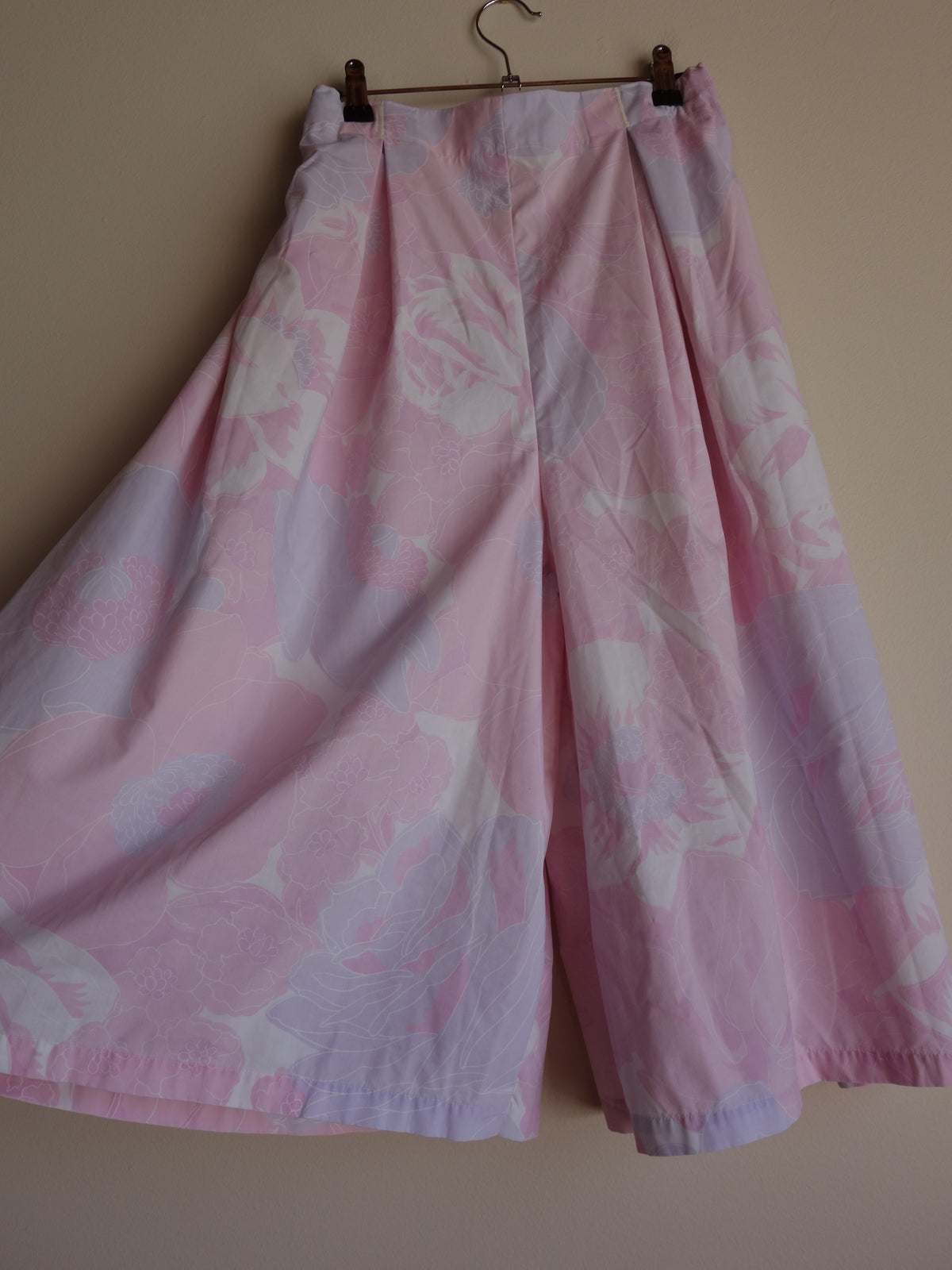 art deco pink 𝑝𝑖𝑙𝑙𝑜𝑤 𝑝𝑎𝑛𝑡𝑠
