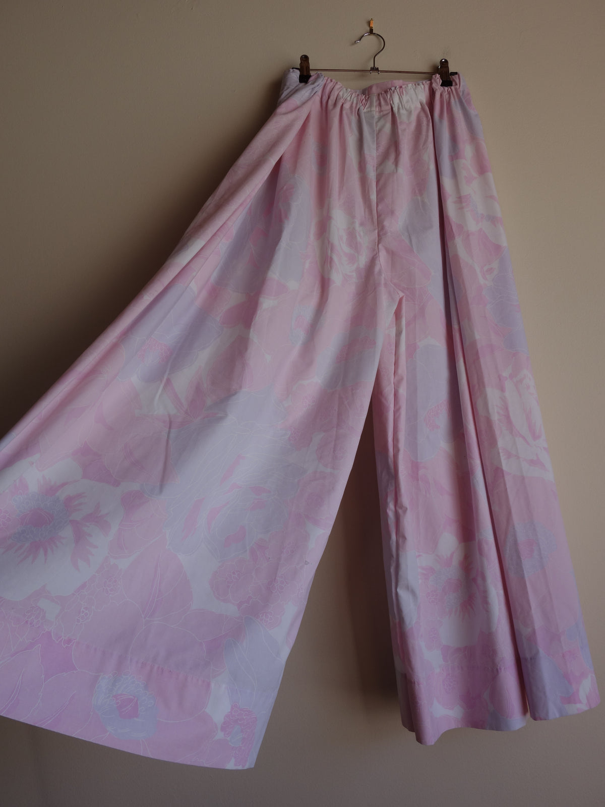 [tall] art deco pink 𝑝𝑖𝑙𝑙𝑜𝑤 𝑝𝑎𝑛𝑡𝑠